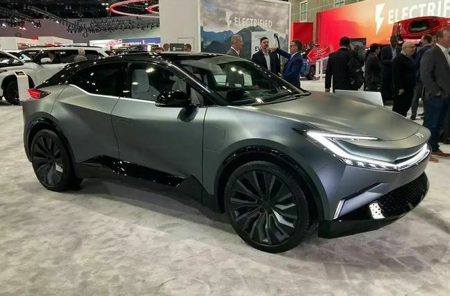تویوتا کانسپت کراس اور الکتریکی (Toyota crossover concept) 